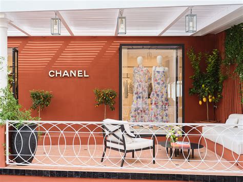 CHANEL Opens Seasonal Pop.